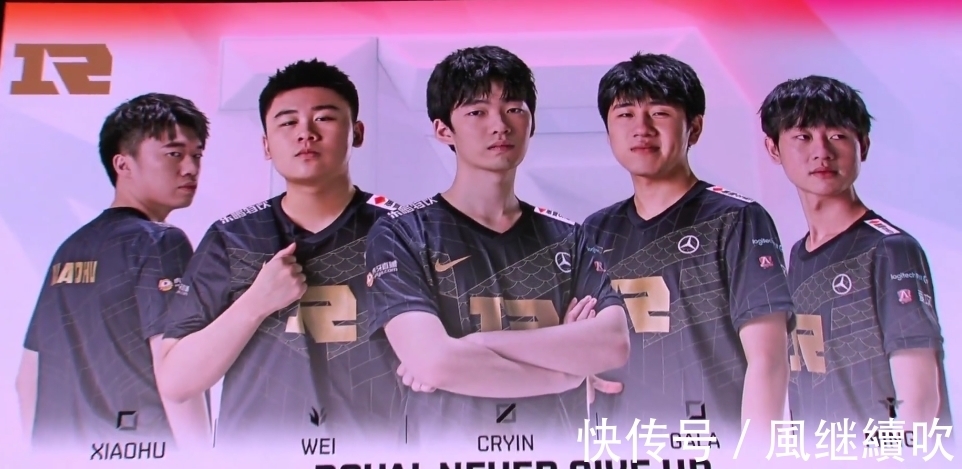 家队中扮演 家队中扮演